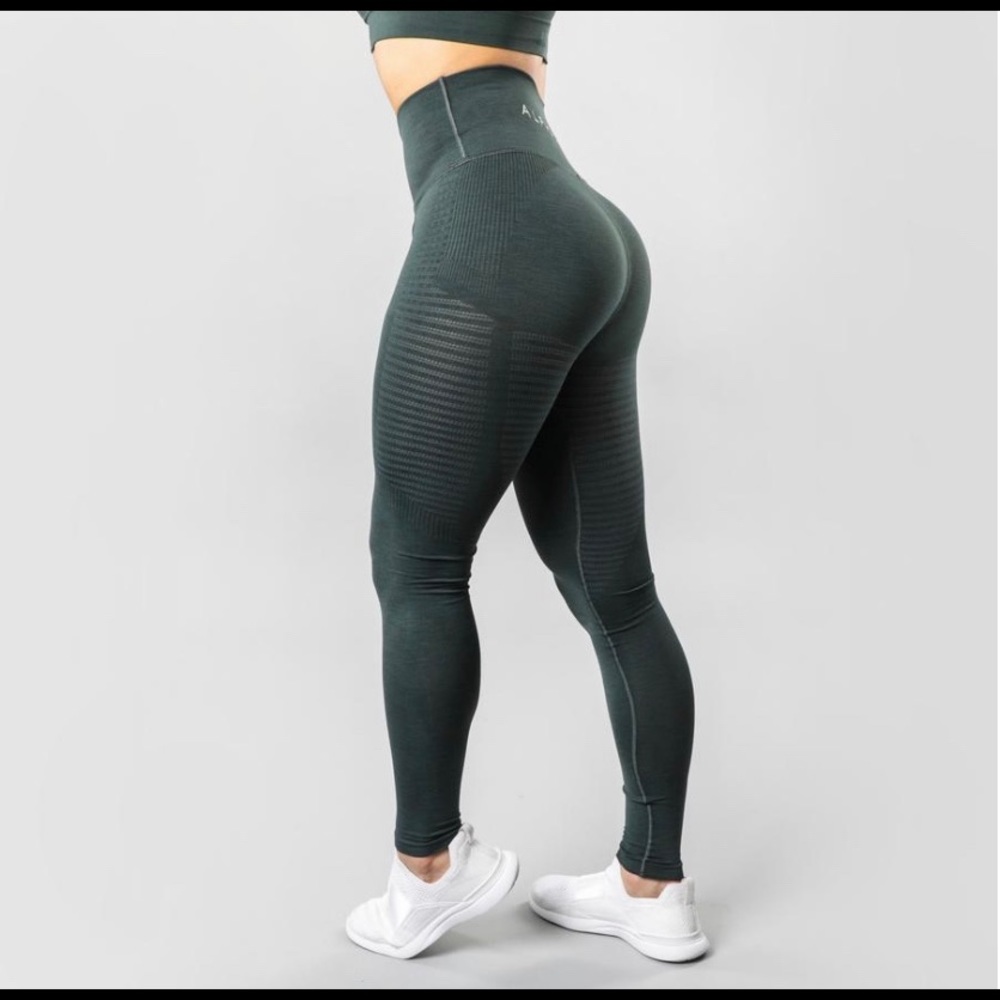 Alphalete Halo Leggings - Urban Chic